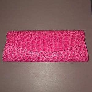 Merona clutch with straps